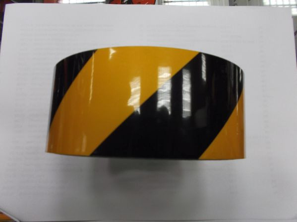 Páska lepící varovací černožlutá, 20m, 50mm