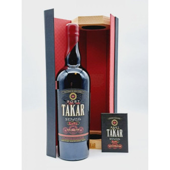 Armenia Takar Ruby 17.5% - sladké červené víno/ dřevěný box - Arménie - 0,75L